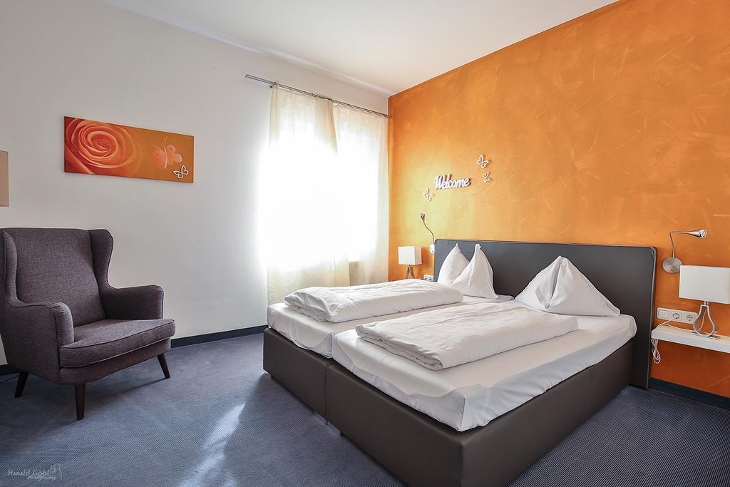 Stadthotel Guertler أمستيتين الغرفة الصورة